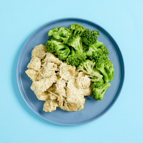 Fitlife Foods' Chicken Pesto Tortellini—freshly prepared with whole wheat cheese tortellini, roasted chicken, and a pesto-alfredo sauce.