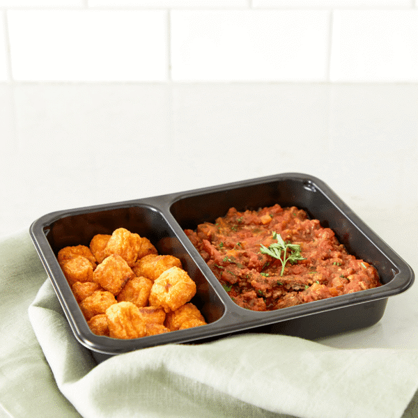 Lean ground beef cooked with fresh tomato sauce and honey served with a side of savory sweet potato tots packaged in a BPA-safe box
